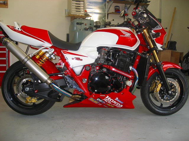 CB1300SF