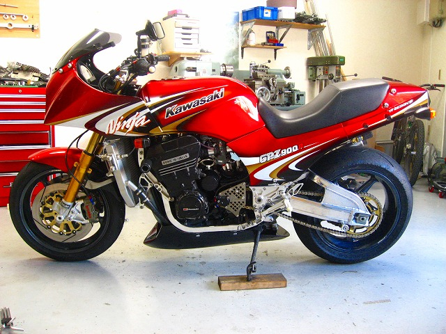 GPZ900R