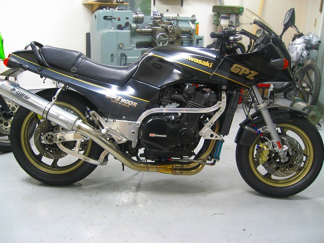 GPZ900R